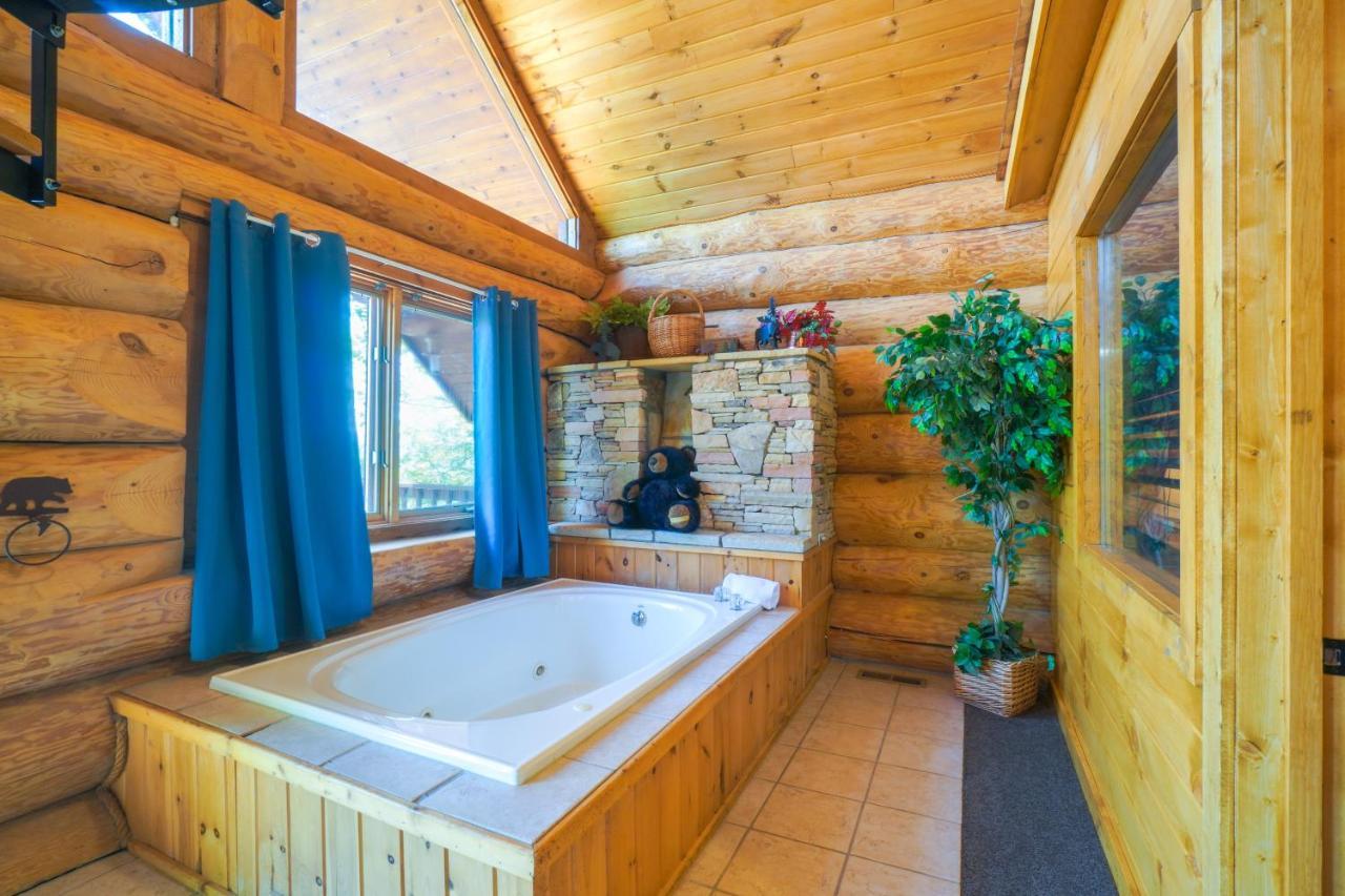 Smoky Mountain Vacation Rental Cabin With Hot Tub! جاتلينبرج المظهر الخارجي الصورة